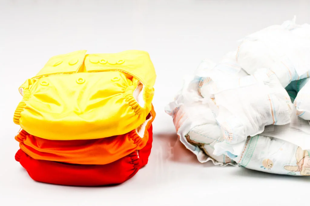 Choosing the Right Diapers: Disposable vs. Cloth