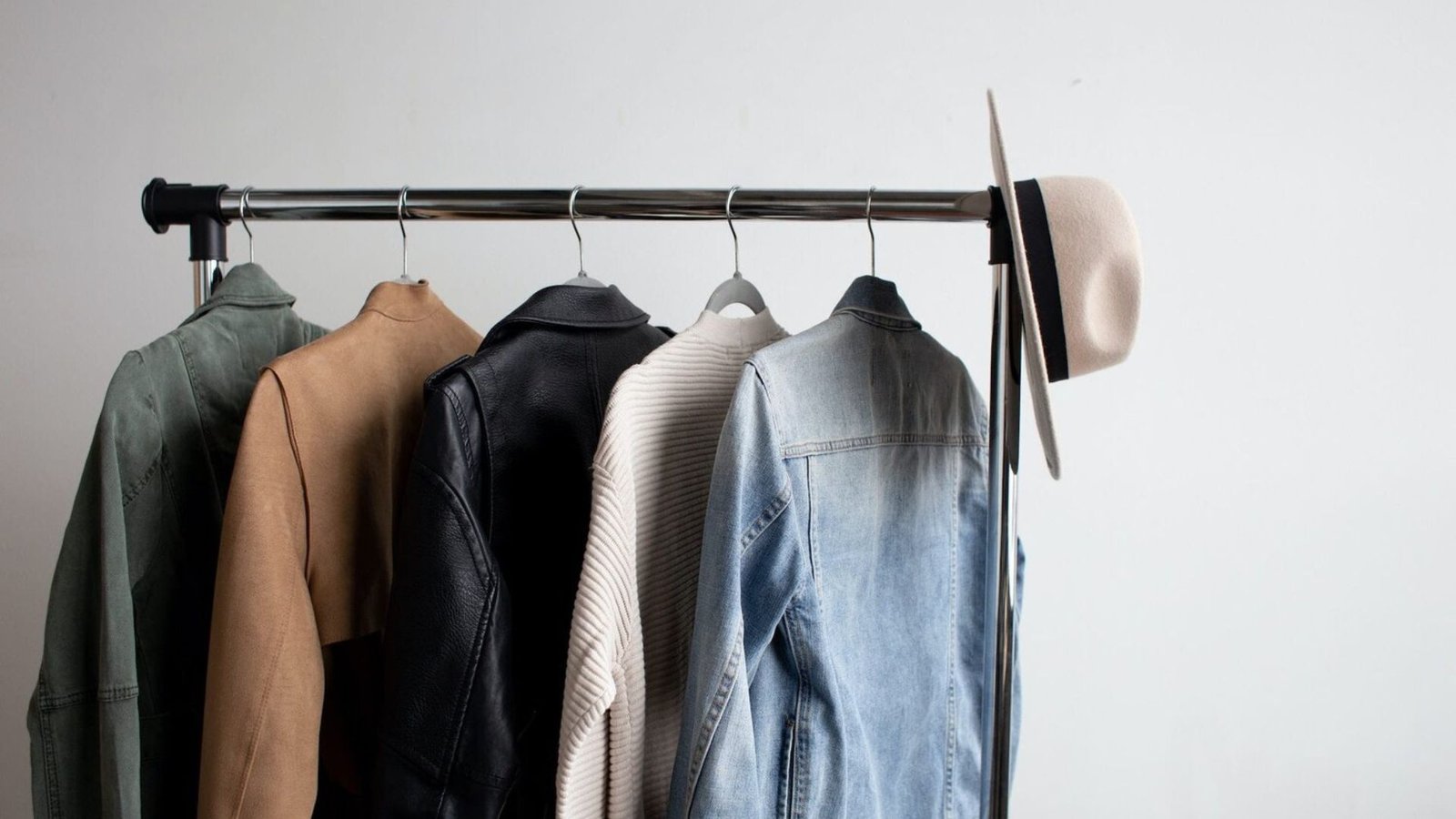 How to Build a Capsule Wardrobe for Every Season