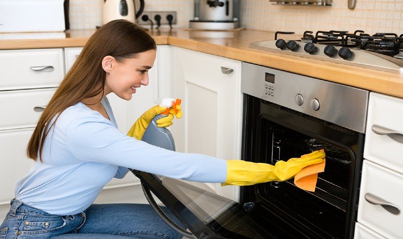 Kitchen Cleaning Hacks That Save Time and Effort