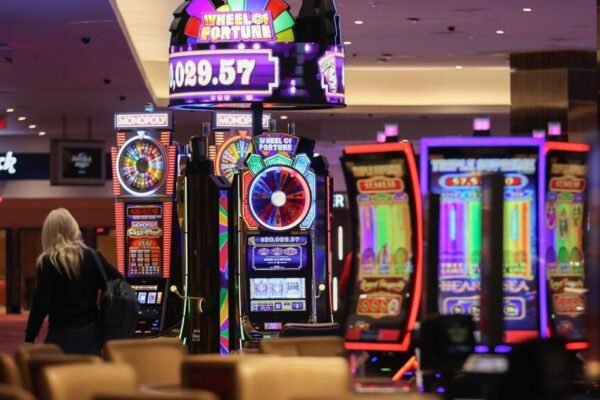 Mobile Slots: How Infrastructure Restores Local Game States